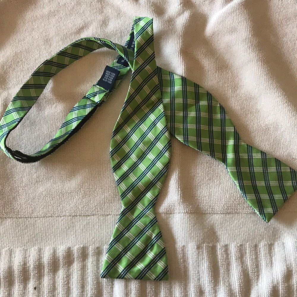 Saddlebred Green Bow tie